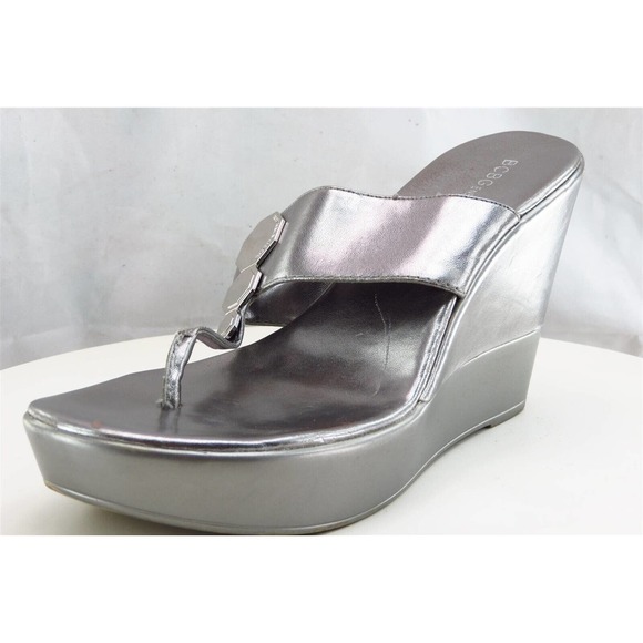 BCBGeneration Women Sz 9 M Silver Thong Synthetic Shoes‎ Queran - Picture 1 of 7